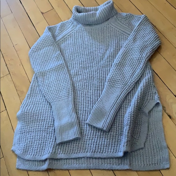 Banana Republic Sweaters - Banana republic turtleneck sweater Banana Republic Sweaters - Banana republic turtleneck sweater